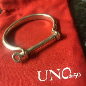 UNOde50 shackled bracelet